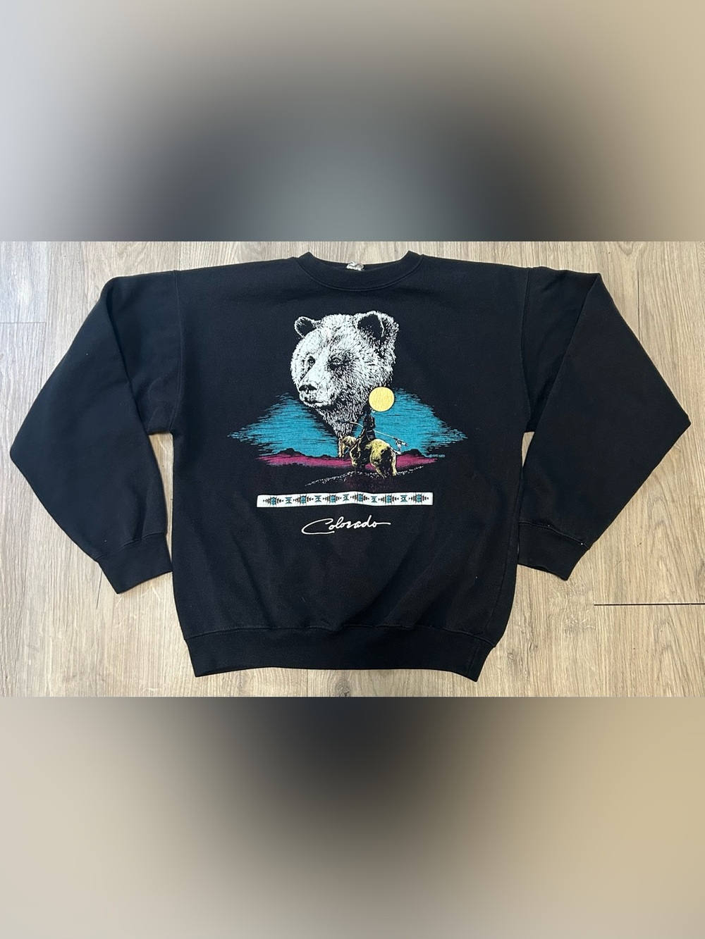 Vintage 1988 Colorado Graphic native, nature and Bear Crewneck Sweater - Black